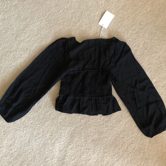 Pull&Bear blouse in black. Size Small. - Picture 11 of 13